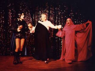 ( de izquierda a derecha) PIERROT, M. ARTHUR y PIRONDELLO EN EL BARCELONA DE NOCHE, 1982 